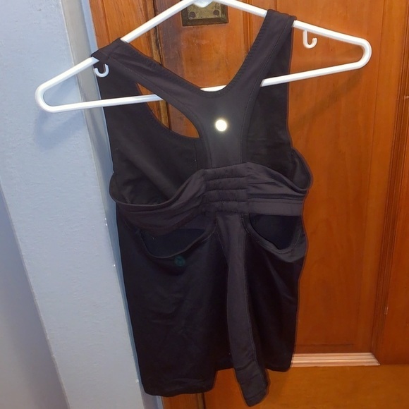 Lululemon tank - Picture 2 of 6